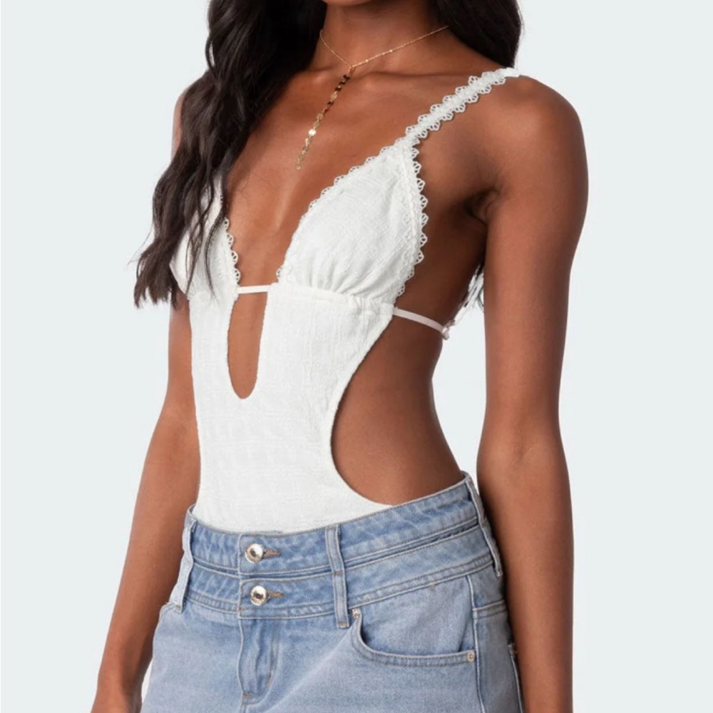 Elegant White Lace Trim Bodysuit